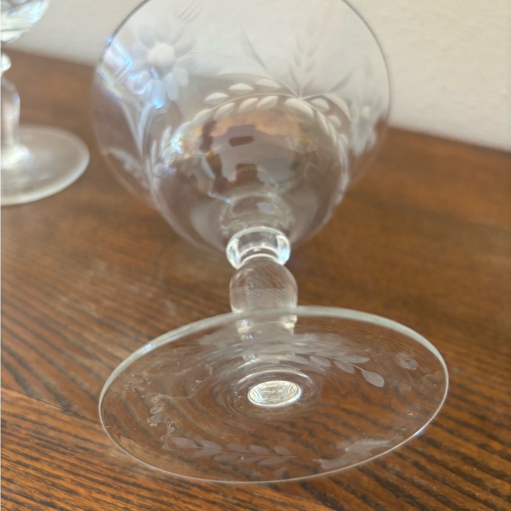 1930-1950s Clear Glass Etched Wine Glasses Set - Picture 7 of 9